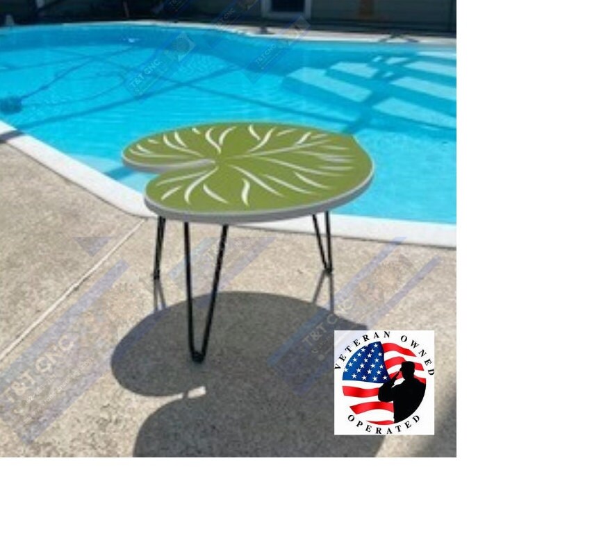 Leaf poolside poly table